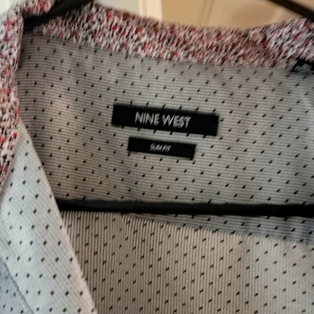 BUTTON DOWN